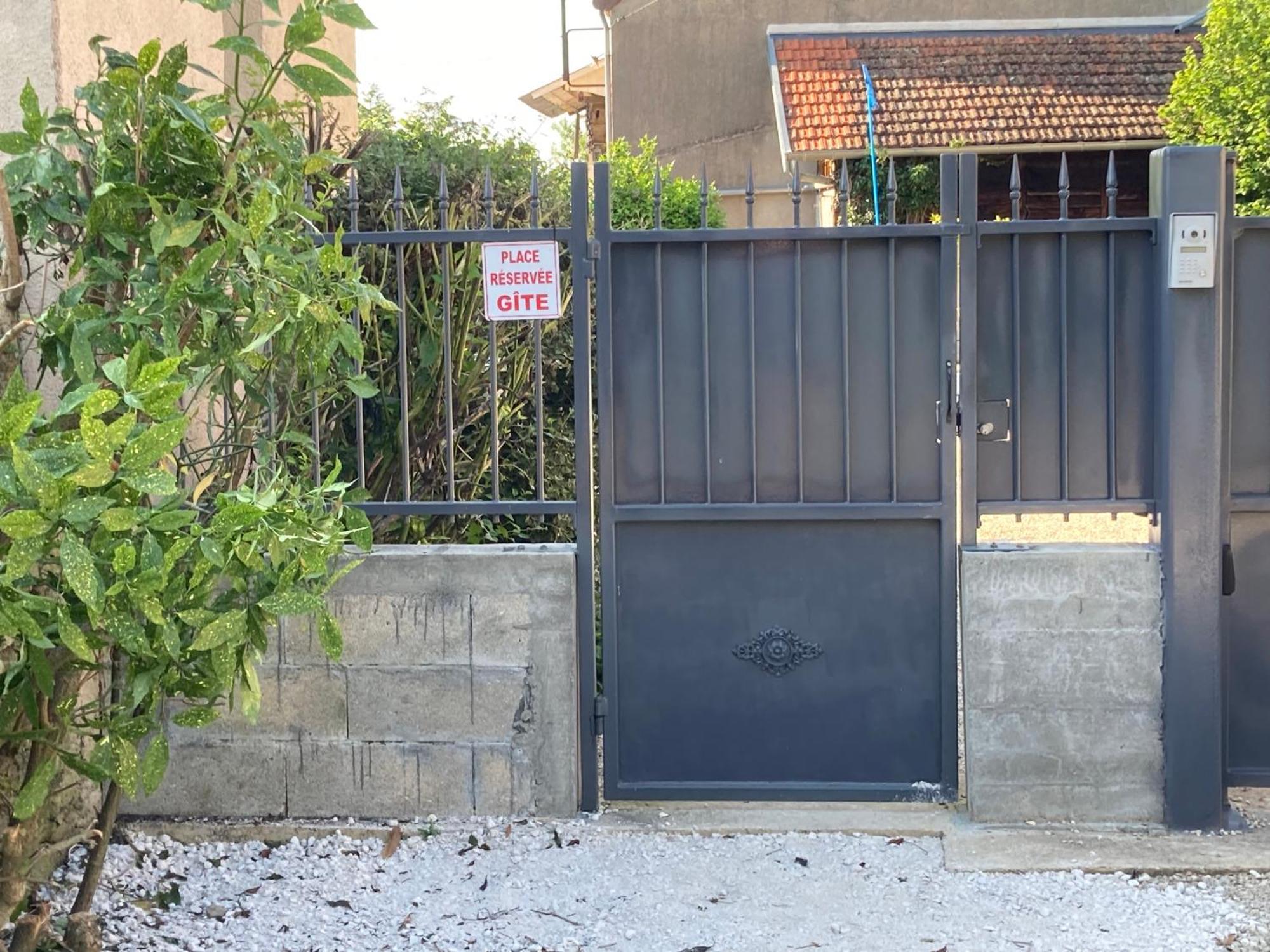 Gite Des Bons Voisins Marigny-le-Cahouet エクステリア 写真
