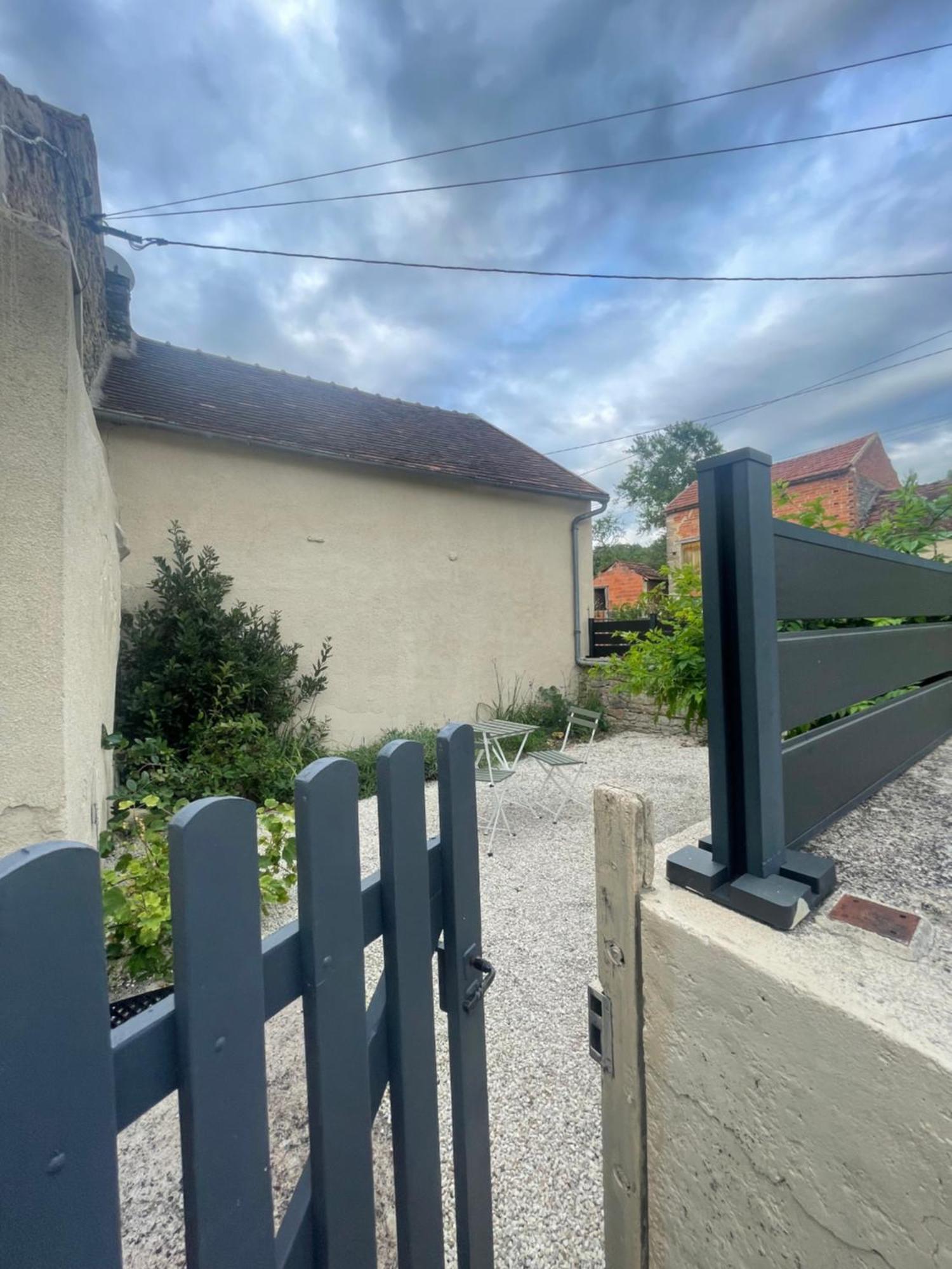 Gite Des Bons Voisins Marigny-le-Cahouet エクステリア 写真